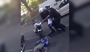 Menotté, il court et échappe à la police